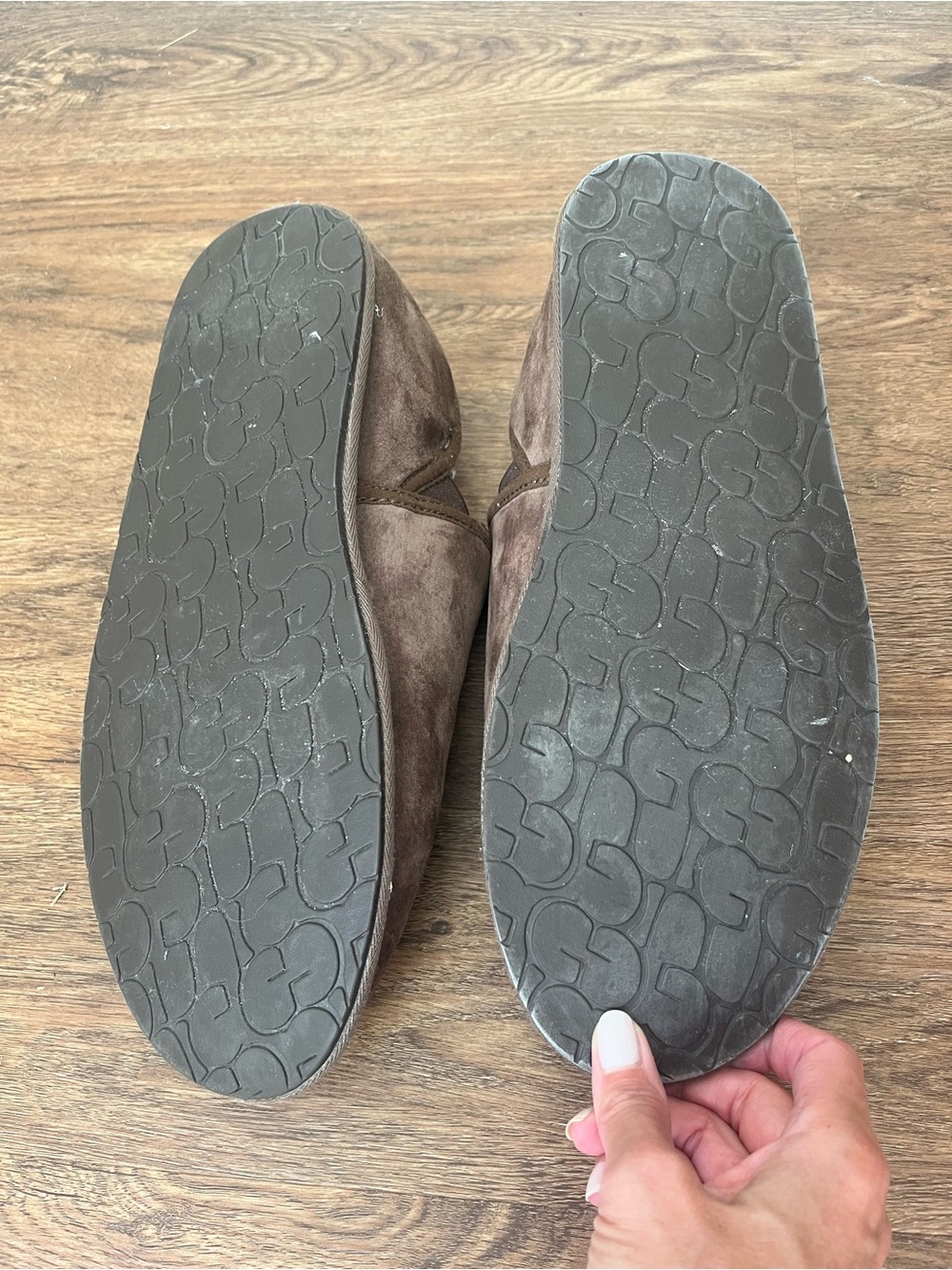 UGG Men's Brown Suede Shearling Slippers Size 13 - Picture 5 of 6